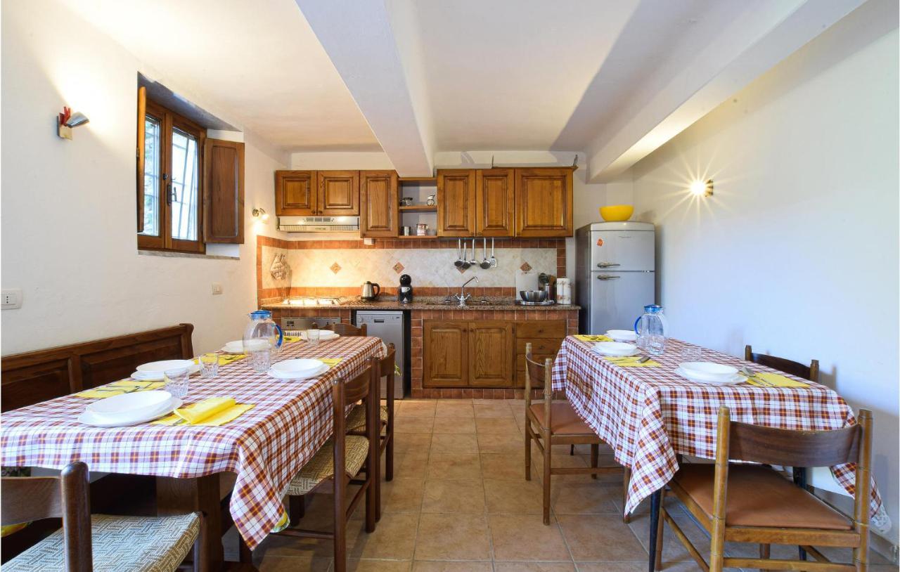 5 Bedroom Amazing Home In Fabbiano Fabbiano  외부 사진