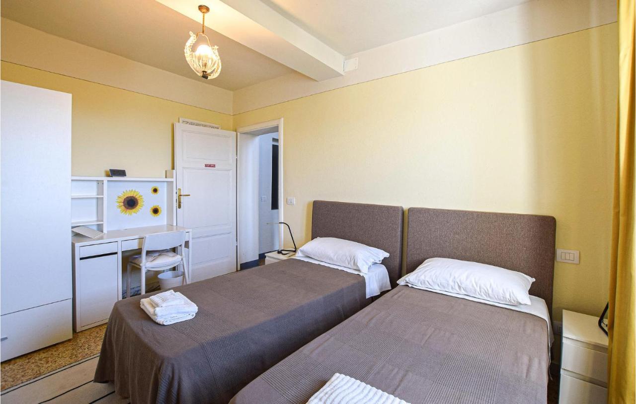 5 Bedroom Amazing Home In Fabbiano Fabbiano  외부 사진