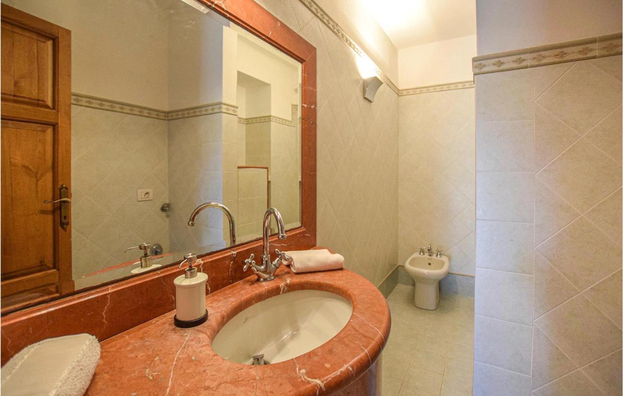 5 Bedroom Amazing Home In Fabbiano Fabbiano  외부 사진